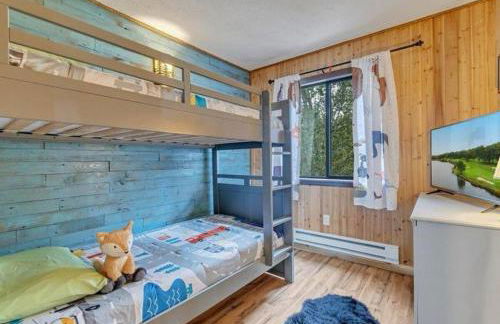 Cabin Retreat with Hot Tub - Foto 16