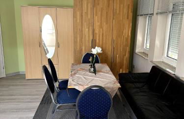 Large accommodation for up to 18 people near Halle Leipzig with Pool Table - Foto 7