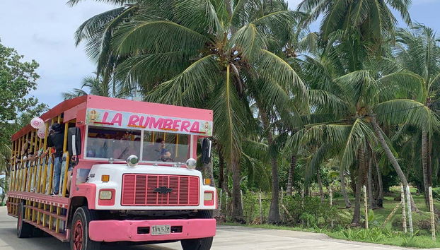 Recorriendo la isla en chiva