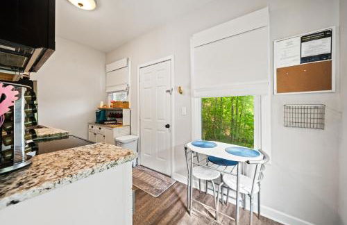 Spring Bungalow - A cozy getaway in downtown Hot Springs! - Foto 21