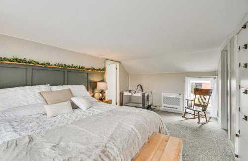 Auburn Finger Lakes Farmhouse with Open Views! - Foto 13