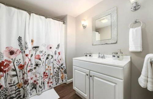 The Bumble Bee Hive 7-Bedroom House w/ Hot Tub - Foto 34