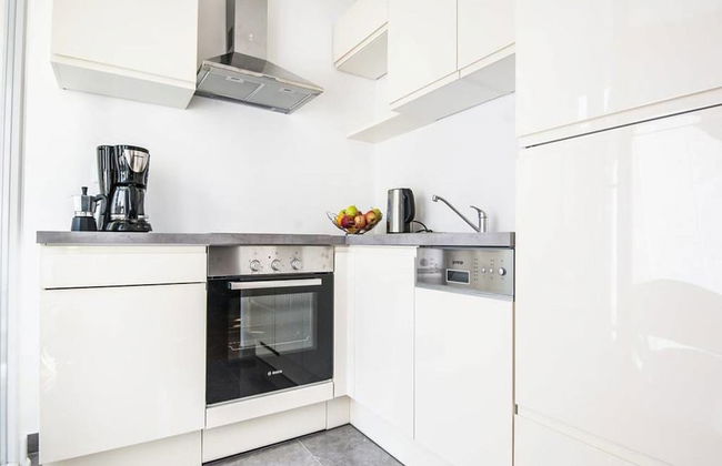 Luxury Apartment With Private Balcony in Quiet Area - Foto 9