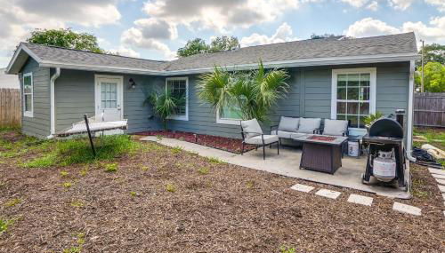 BBQ Ready Retreat with Pool Access in Palm Harbor - Foto 3