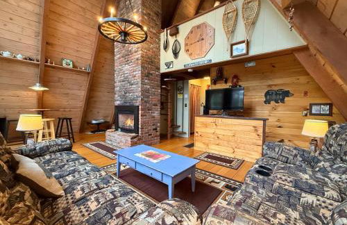 4M Cozy A-Frame in Bethlehem, NH - Fireplace, Firepit & Close to Skiing & Trails, Dogs welcome! - Photo 9
