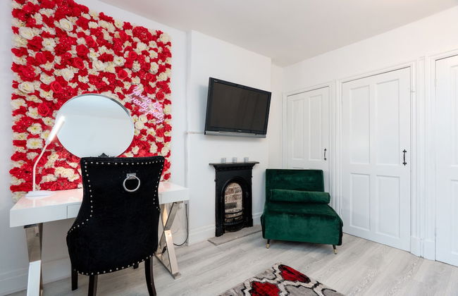 Cosy Cottage - Sleeps 6, Parking & Pet Friendly! - Foto 24