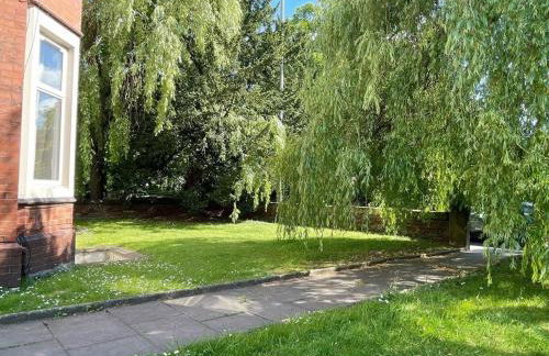 Victorian WFH Haven with Free Parking - Foto 7