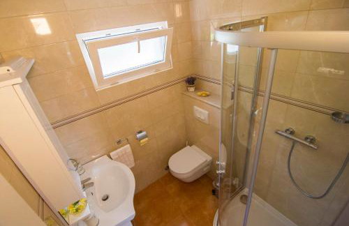 Beach House Splitska - Photo 25