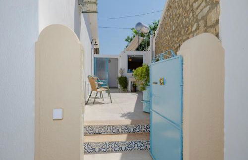 Statis House - Photo 1