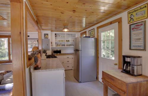 Waterfront Nobleboro Cottage with Kayaks and Boat Dock - Foto 10