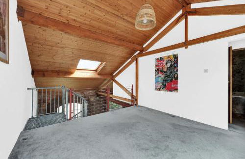 Large Industrial Style 2 Bedroom Apartment Short Term Rental & Flexible Renting Canary Wharf With Free WiFi - Photo 21