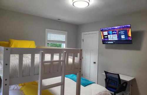 Winston Sleeps 16 - 2 Kitchens - Photo 27