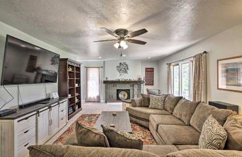 Cedar City Family Home with Game Room and Yard! - Foto 2