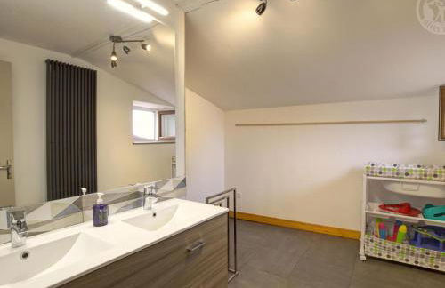 Gîte confortable à la ferme avec terrasse en campagne - FR-1-496-220 - Foto 16