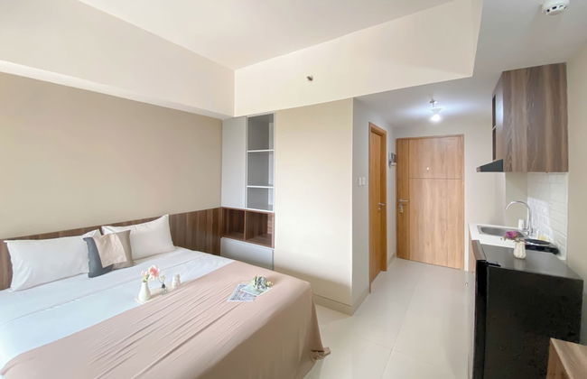 Cozy and Warm Studio at LRT City Jatibening Apartment - Foto 1