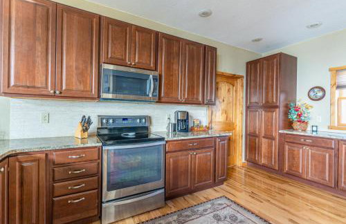 Breathtaking Mountain & Lake Views! - Foto 10