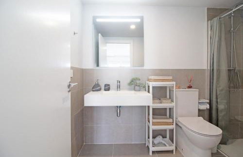 Global Properties, Apartamento con terraza y vistas a la piscina en Gran Canet - Photo 23