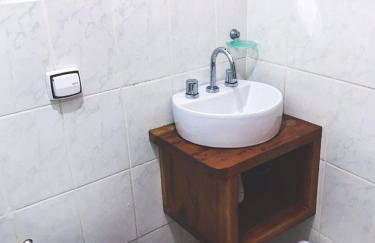 Casinha charmosa em condomínio, com piscina e muita natureza - Photo 16