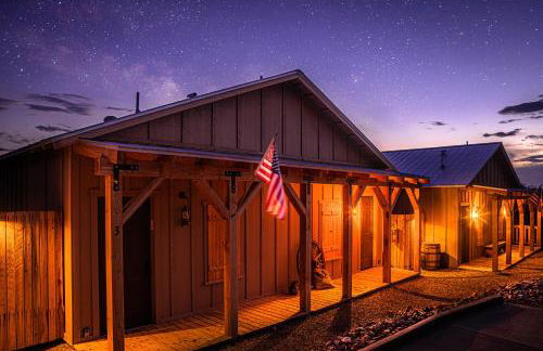 Miners Cabin #4 - King Bed - Private Balcony with Views - Foto 30