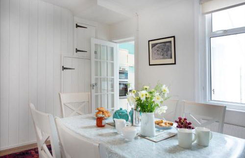 Holmdale House - Photo 7