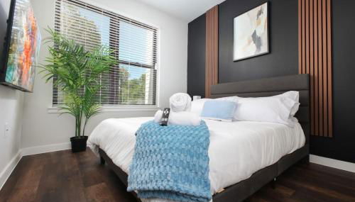 2BR Escape w Parking&Pool, Near Rvrwlk & Conv Ctr - Foto 3