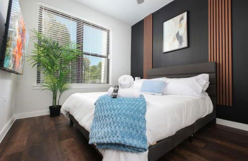 2BR Escape w Parking&Pool, Near Rvrwlk & Conv Ctr - Foto 3