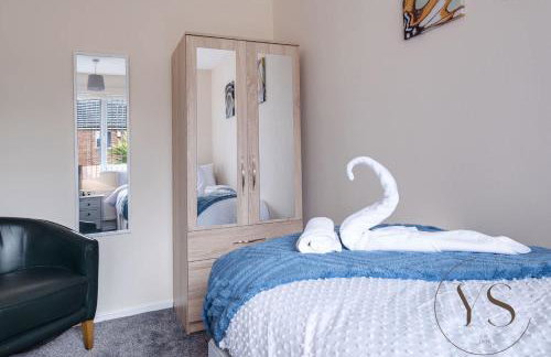 Group-Friendly 3BR Near Dudley + Parking - Foto 20