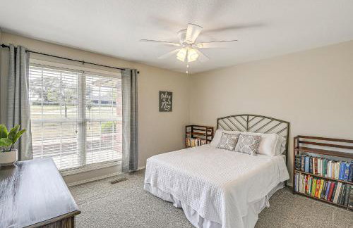 Waterfront Kansas Home with Private Fire Pit! - Foto 16