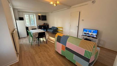 26 CHIC & COSY NOIRETABLE F2 55m2 WIFI SMART TV NETFLIX - Foto 3, heating, toaster