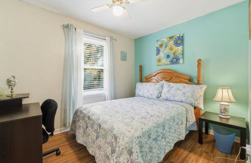 Next Stop! Comfort! 3 BR Near Amtrak Station! - Foto 5