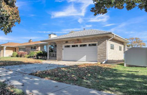 Spacious 2 bedroom home in Niles, Illinois with office, full kitchen and 2 baths - Foto 25