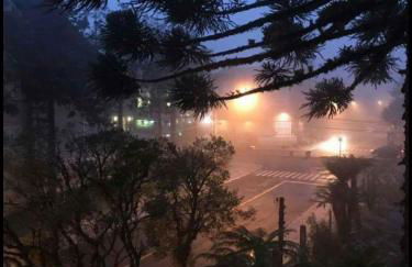 Apto com lareira, ar quente frio a 800m do centro - Foto 69