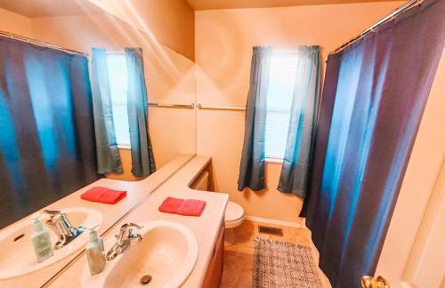 Hot Tub, King Beds, Pet Friendly Close to I25 - Foto 12