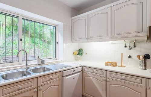 Moradia Milú frente à praia - Foto 12