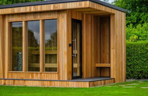 Lilys Pink House - Photo 53