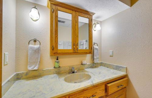 Hot Tub at Mountain-View Ozarks Retreat! - Foto 23