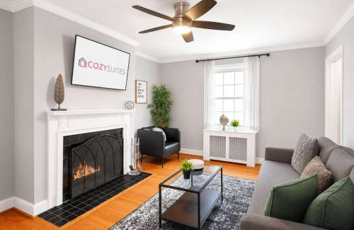 Charming Townhouse Retreat by CozySuites - Foto 1