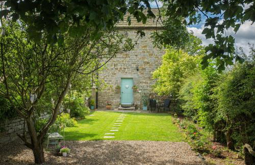 West Wing Cottage - Photo 1