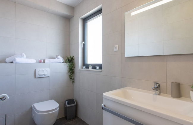 Dazzling Kaštel Novi Villa With Private Pool and Scenic Sea Views - Foto 32