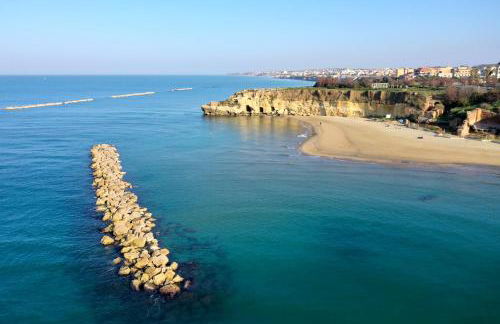 K-FOFO Apartment - Steps from Anzio Station, Beach & Town Center - Photo 34