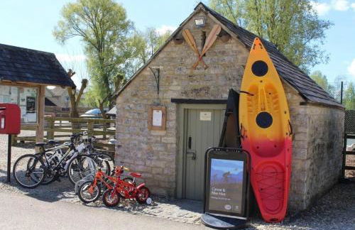 HM111 Penthouse Apartment with Lake View & free Spa Access- Lower Mill Estate Cotswolds - Foto 37