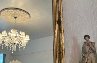4BR 3 BA HUGE, Balcony, Cemetery, Streetcar sleeps 8! - Photo 37