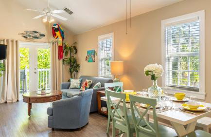 Parrot Perch by Avantstay Old Town Key West w/ Shared Pool Month-long Stays Only - Foto 2