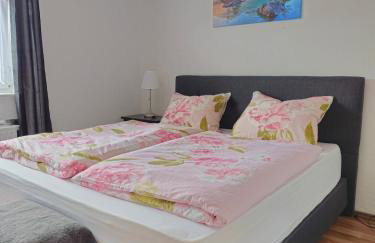 NEU Ganze Wohnung Boxspringbett & Gartenzugang - Foto 1