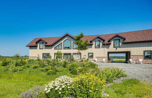 Grill Out, Play Pool Huge Home on Lake Champlain! - Foto 1