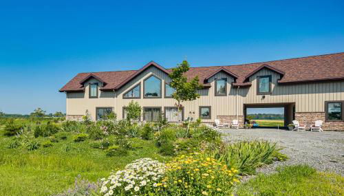 Grill Out, Play Pool Huge Home on Lake Champlain! - Foto 1