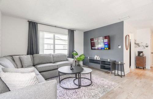 Great for Large Gatherings Sleeps 30 PalmWaveStays - Foto 13