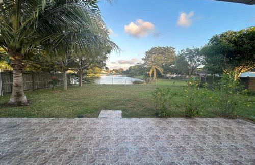 Master Bedroom w Pvt Bath in shared home - Foto 38