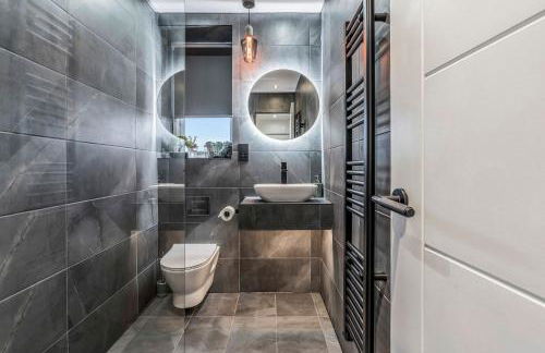 Parkside 2 bedroom house near Dunfermline & Edinburgh - Photo 23