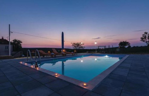 Six-Bedroom Holiday Home In Donje Rastane - Foto 11